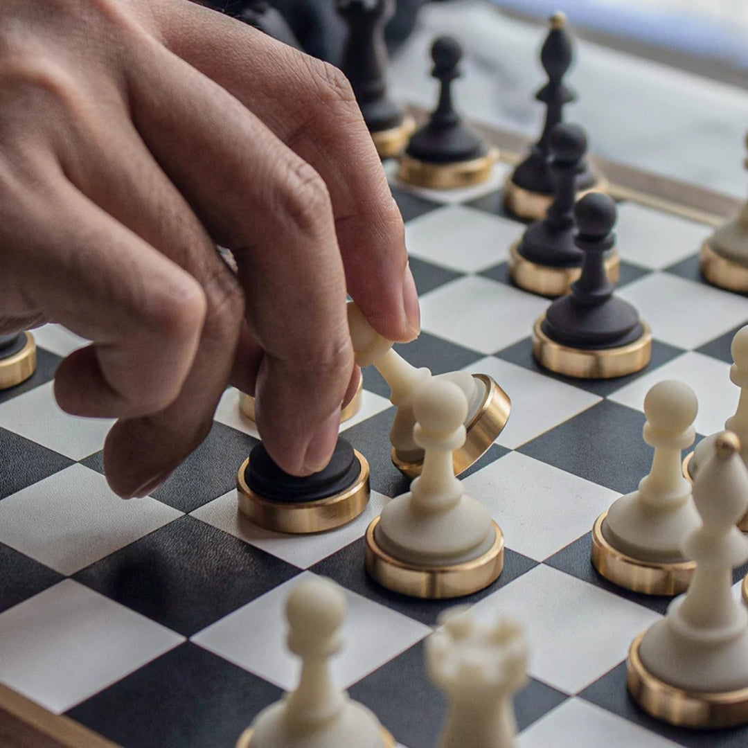 Board game là gì? Top các loại board game phổ biến và đáng mua 2025