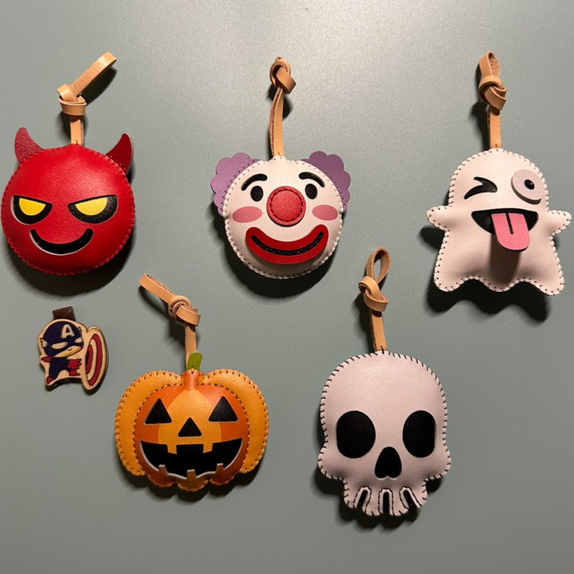 Bộ Sưu Tập Móc Khóa Da Chủ Đề Halloween