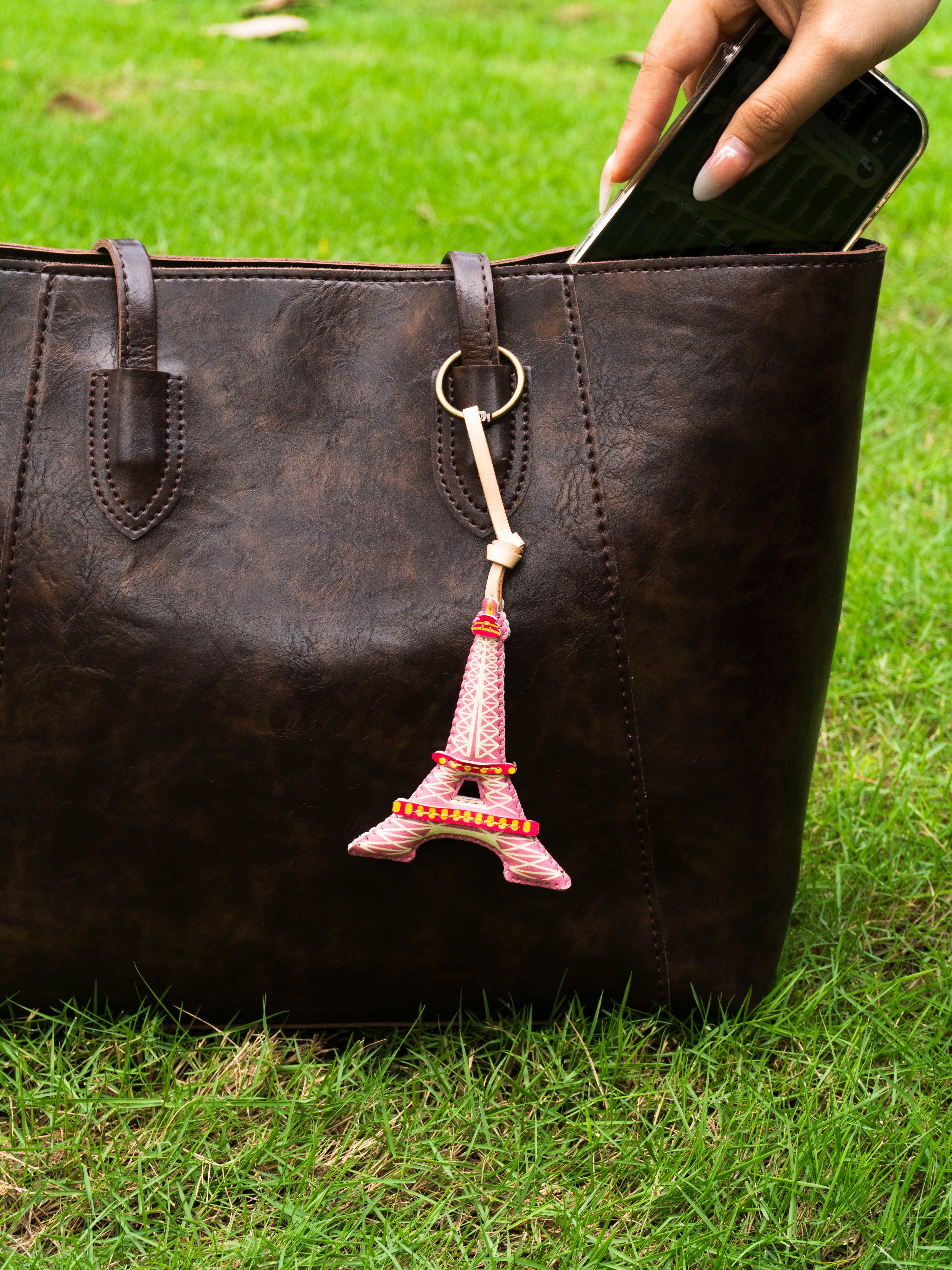 Bộ Sưu Tập Móc Khóa Da Địa Danh