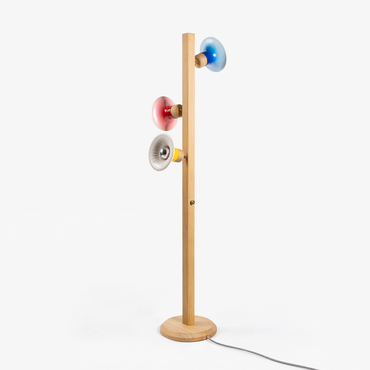 LOUDHAILER FLOOR LAMP