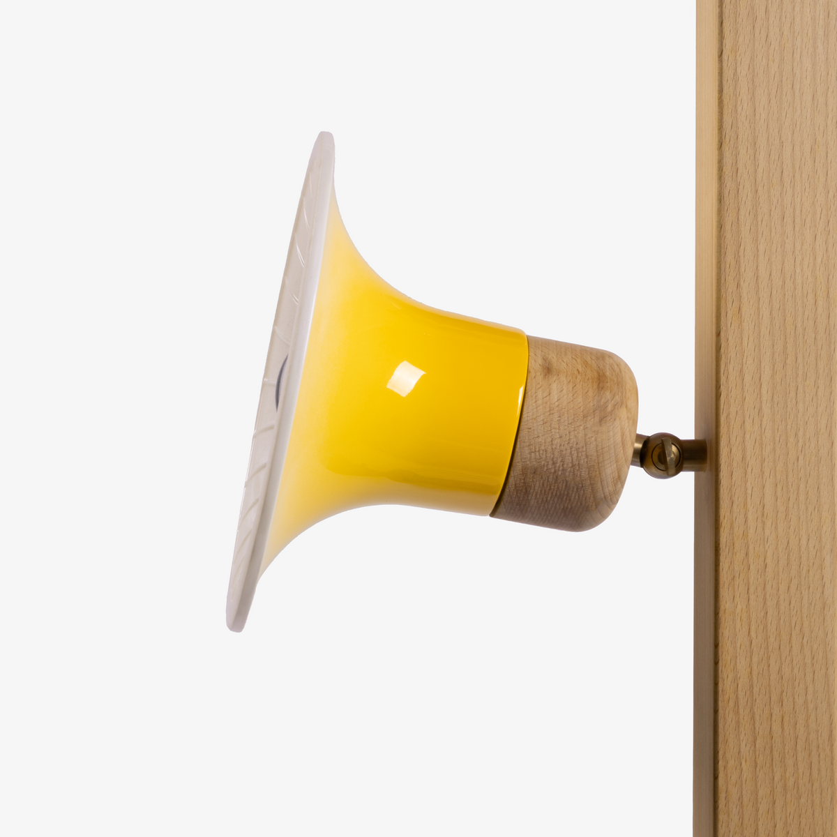LOUDHAILER FLOOR LAMP