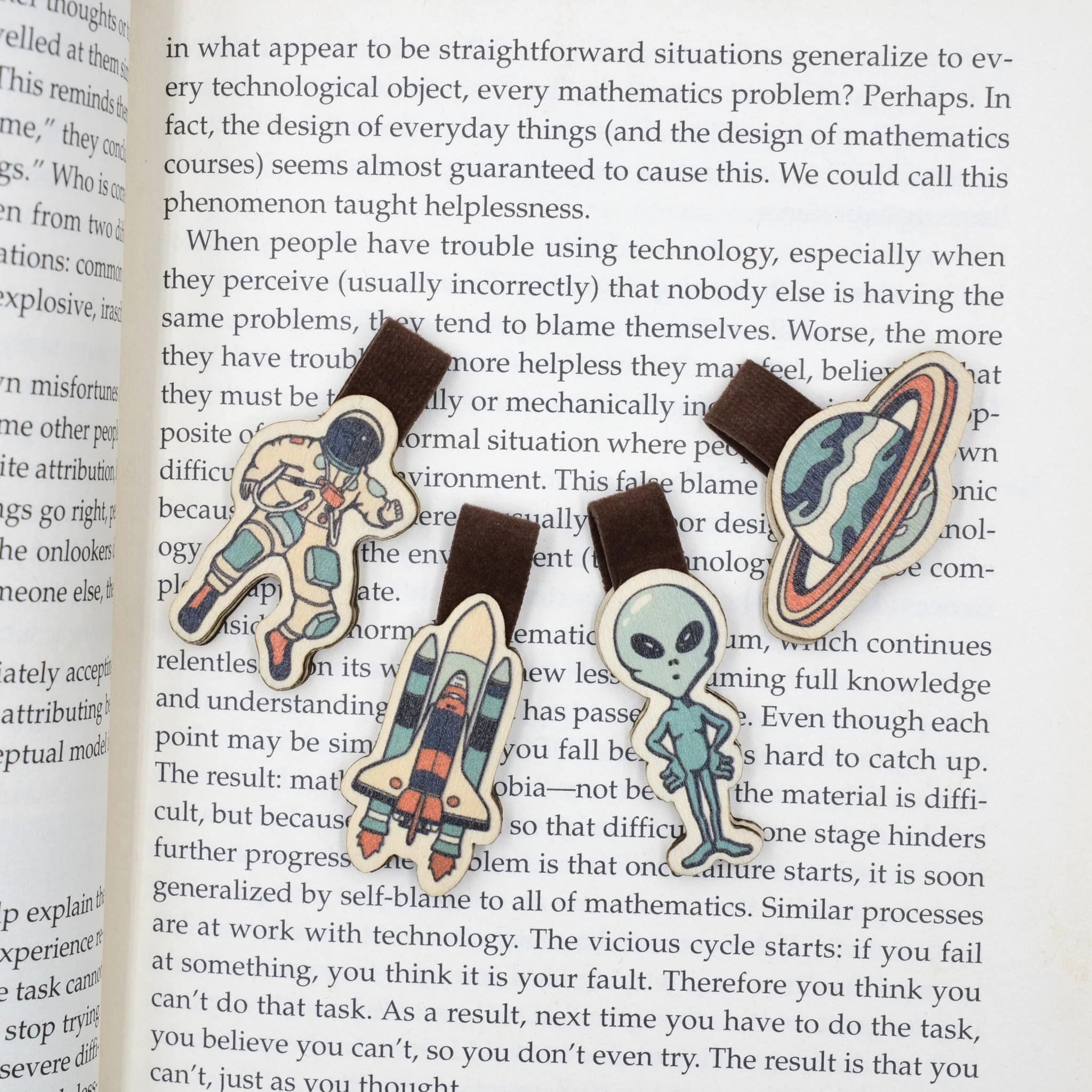 Bộ Sưu Tập Set 4 Kẹp Sách Gỗ