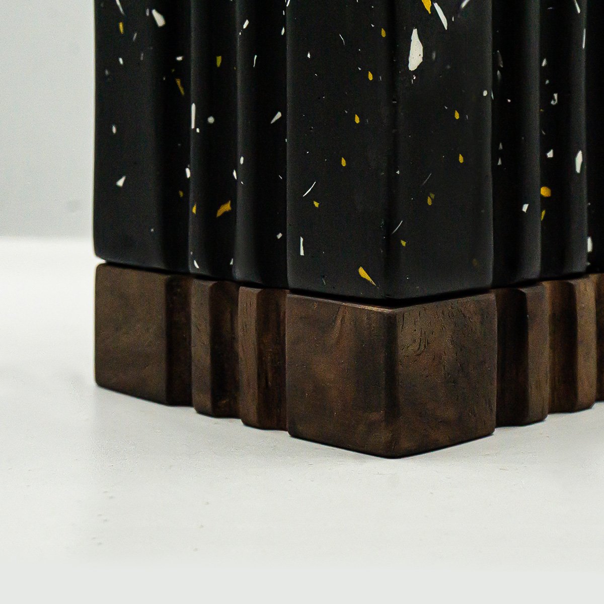 Lọ Bút Hai Tầng Jesmonite Brick