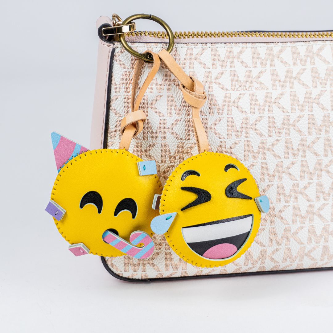 Bộ Sưu Tập Móc Khoá Da Chủ Đề Emoji