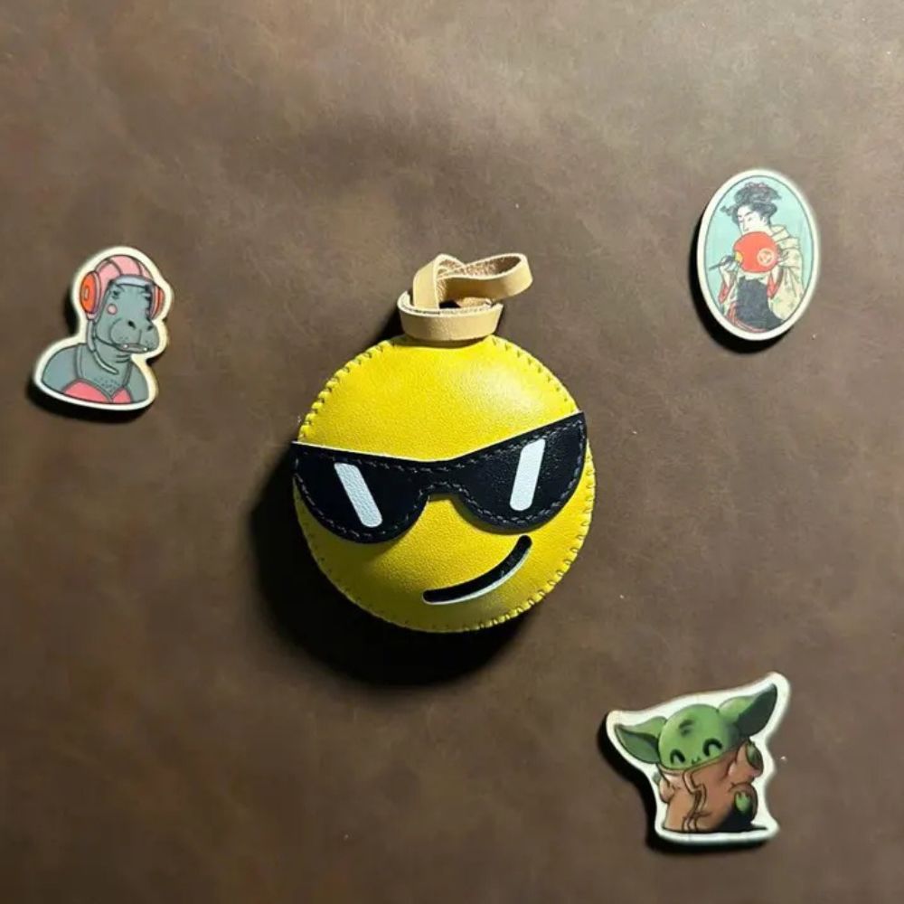 Bộ Sưu Tập Móc Khoá Da Chủ Đề Emoji