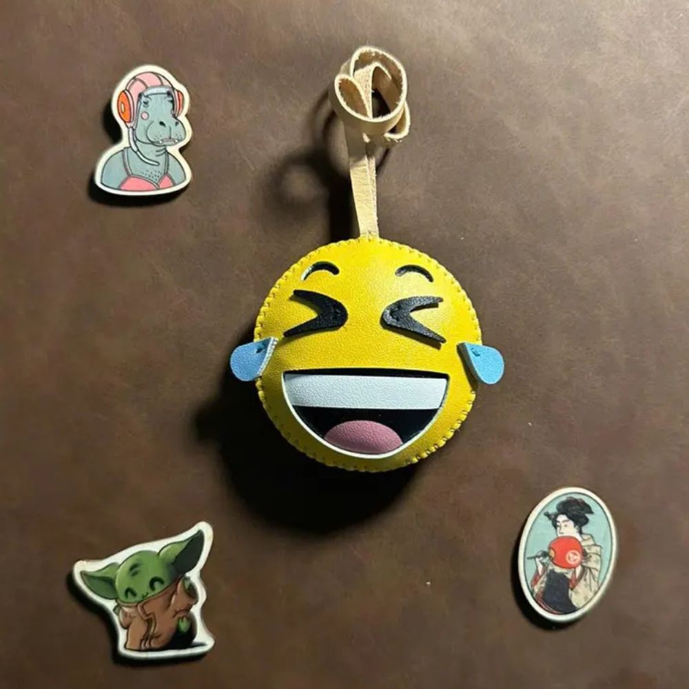 Bộ Sưu Tập Móc Khoá Da Chủ Đề Emoji