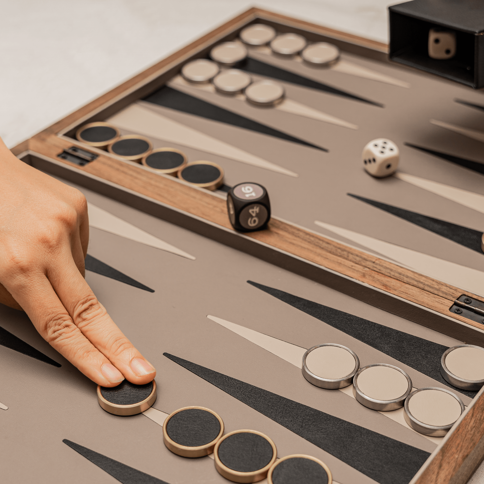 Cờ Backgammon