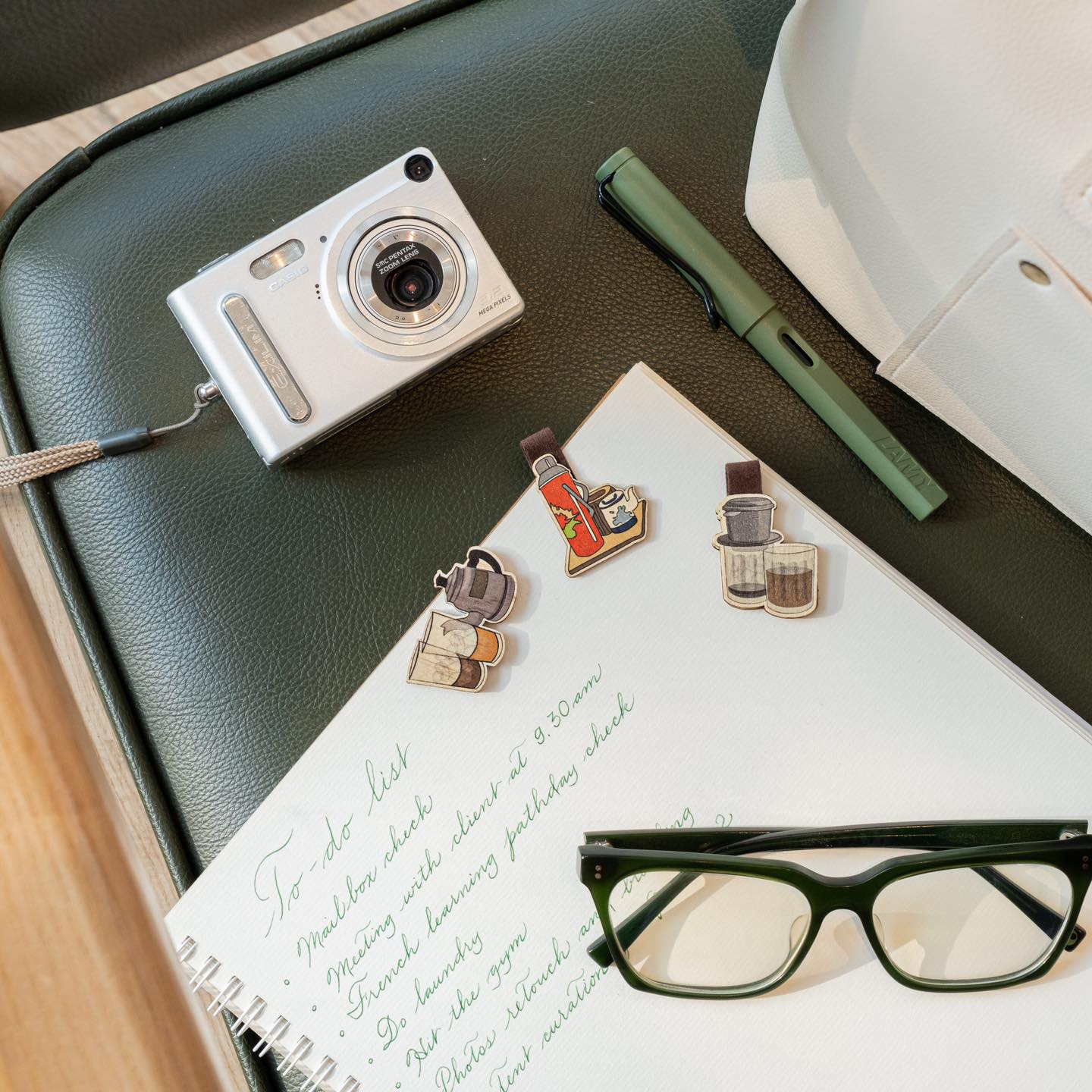 Kẹp Sách Gỗ Biểu Tượng Việt Nam