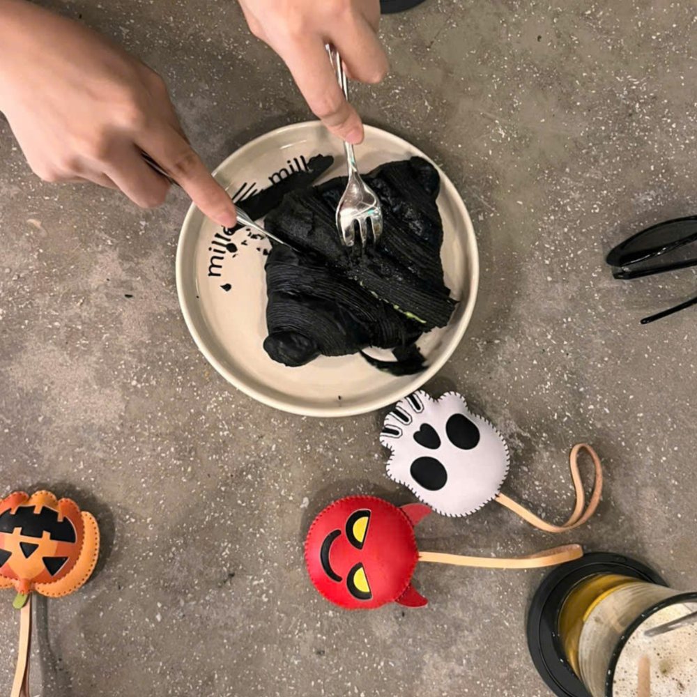 BST móc khóa da  chủ đề Halloween