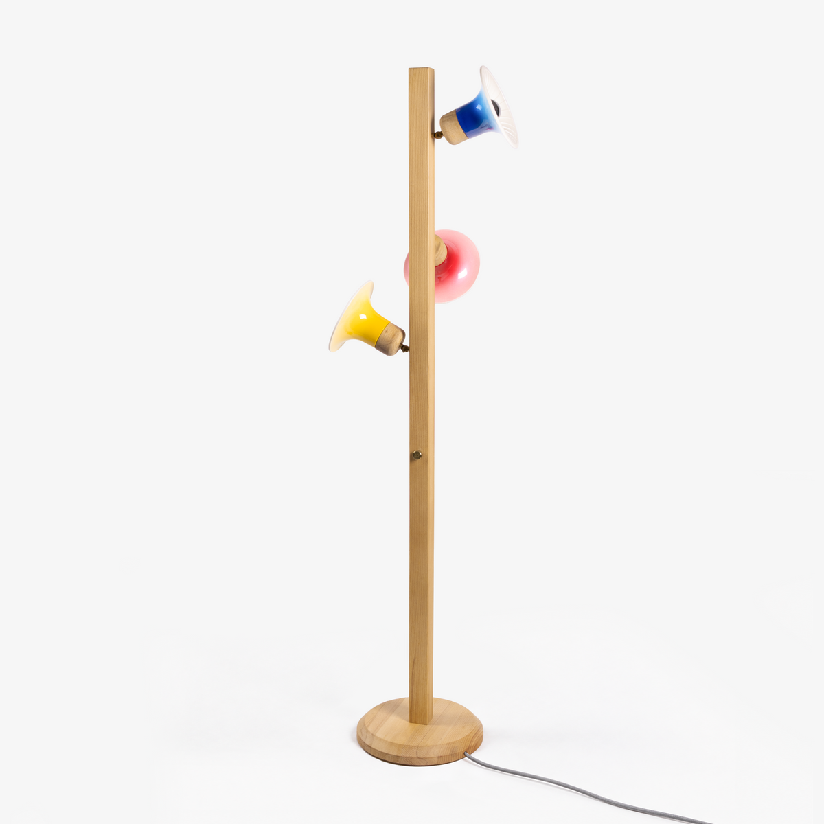 LOUDHAILER FLOOR LAMP