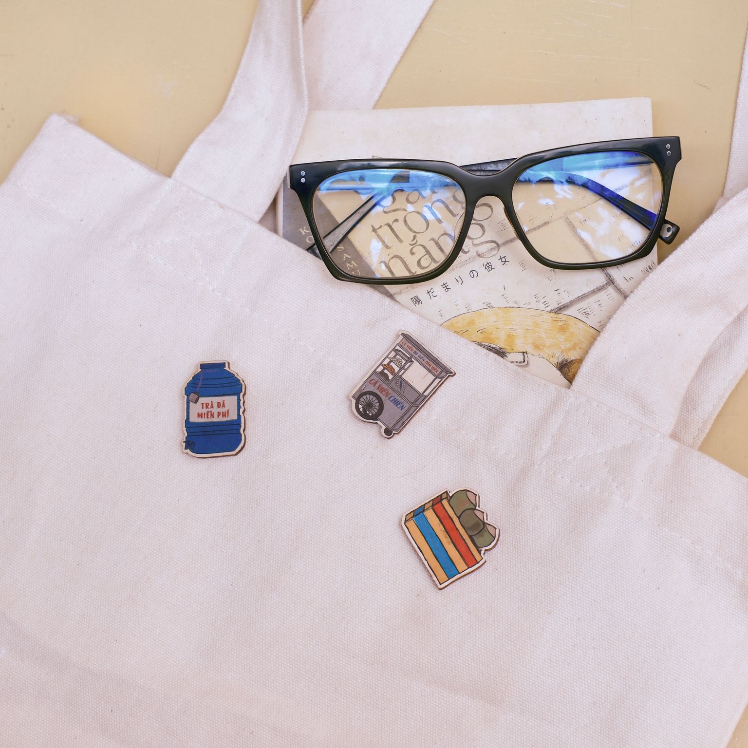 Pin Gỗ Biểu Tượng Việt Nam